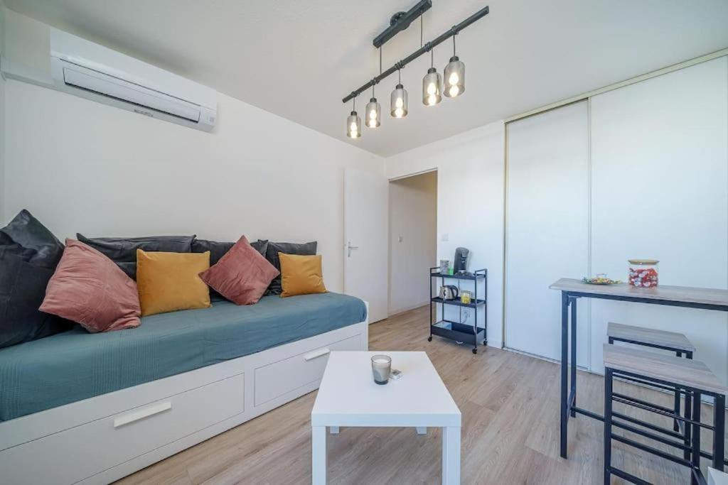 Appartement Climatise Avec Terrasse Tout Equipe A 5Min De La Gare St Charles Marseille Exteriér fotografie