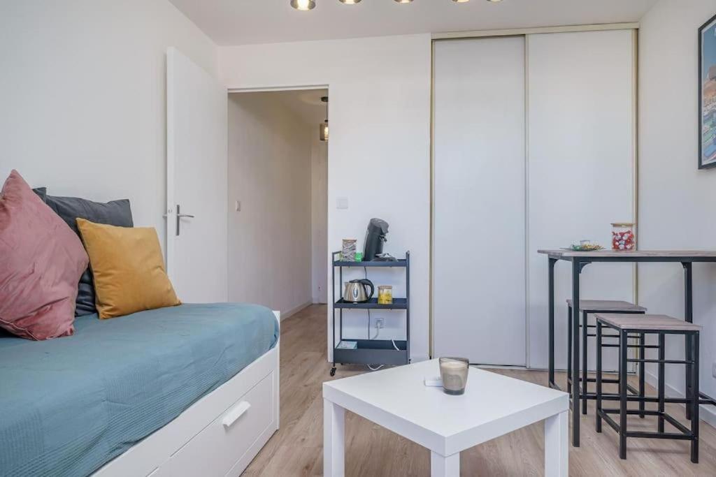 Appartement Climatise Avec Terrasse Tout Equipe A 5Min De La Gare St Charles Marseille Exteriér fotografie